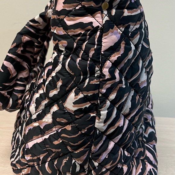 Jill & Ally Animal Print Quilted Crossbody Bag, Zebra, NWT - Picture 5 of 9